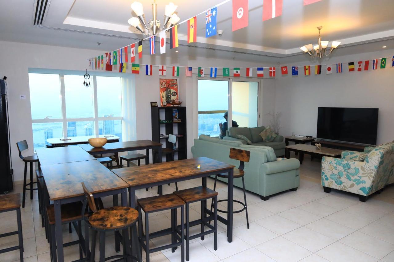 At The Top Marina, Award Winning Property, Walk To Beach And Metro Station, Coliving 두바이 외부 사진